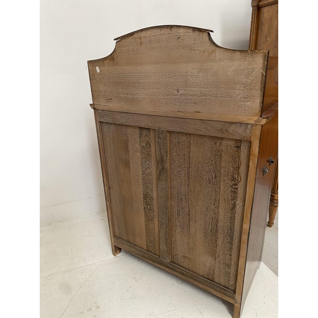 English Style Chest of Drawers in Walnut, 1900s For Sale - Image 9 of 10