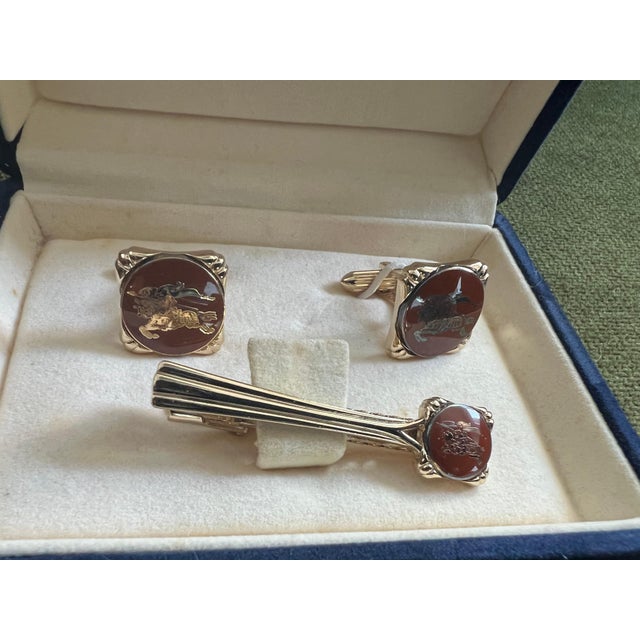 Vintage Burberry Gold Plate & Red Lacquer Cufflinks & Tie Clip "Circa 1970s" For Sale - Image 13 of 18