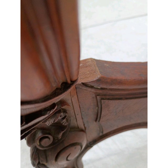 Antique French Louis XV Walnut Bed – Rococo Carved Queen Adaptable Circa 1900s For Sale - Image 14 of 18