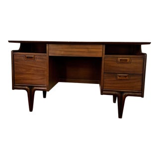 1960s Mid-Century Modern Walnut Desk With Sculpted Legs For Sale