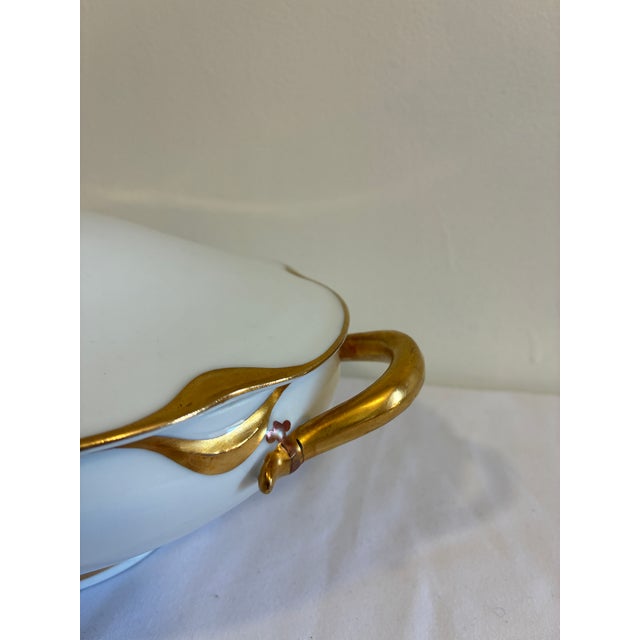 French Country Vintage Haviland & Co. Limoges Gold Gilt Covered Vegetable Tureen For Sale - Image 3 of 12