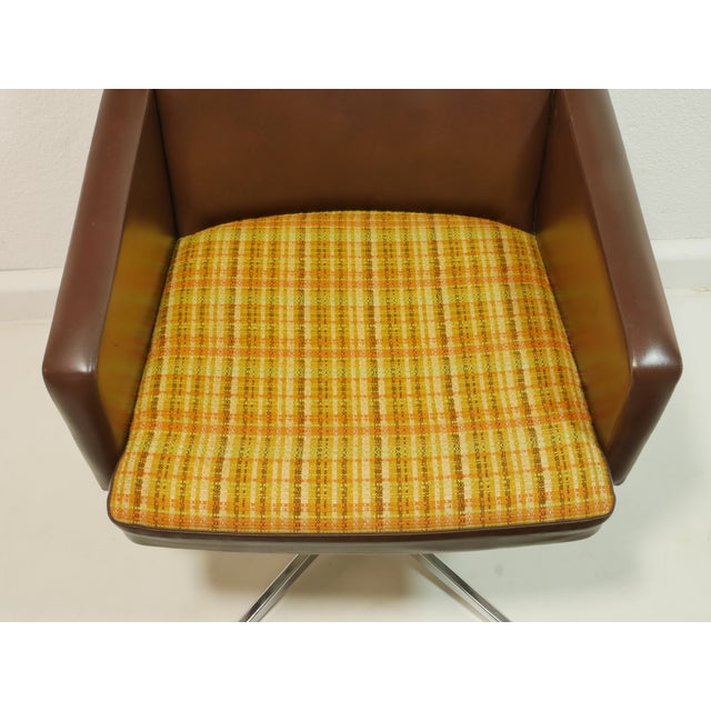 Mid-Century Swivel Armchair, 1970s For Sale - Image 10 of 13