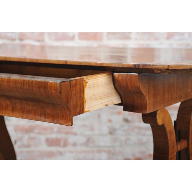 Biedermeier Writing Desk in Walnut, Austria, 1820s For Sale - Image 3 of 14