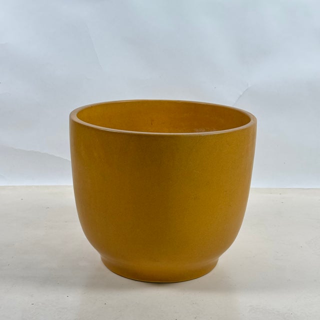 1960s 1960s Impeccable Mustard or Ochre Glazed Ceramic Planter by Gainey Ceramics For Sale - Image 5 of 9