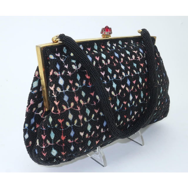 French Black Beaded Handbag With Floral Embroidery, 1950's For Sale In Atlanta - Image 6 of 12