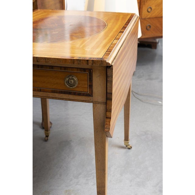 19th Century George III English Satinwood and Mahogany Pembroke Table For Sale - Image 9 of 9