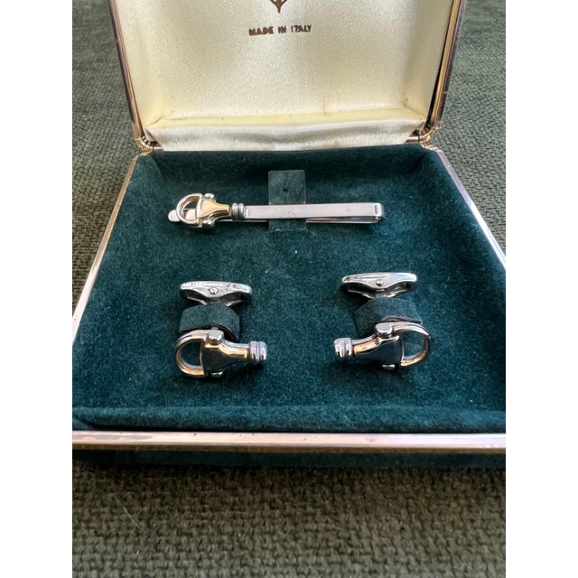 Vintage Gucci Gold Plate Cufflinks & Tie Clip “Circa 1970s” Original Gucci Green For Sale - Image 10 of 16