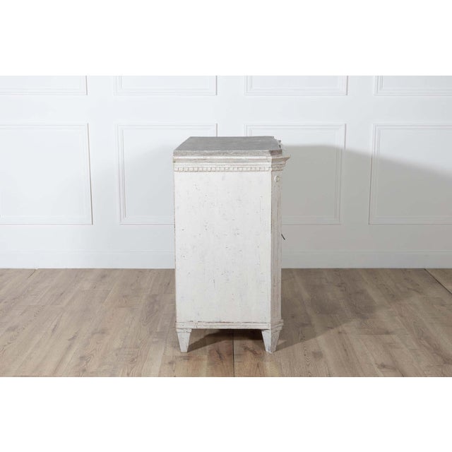 Swedish Gustavian Style Painted Chest of Drawers with Grey Top, circa 1880 For Sale In Atlanta - Image 6 of 8