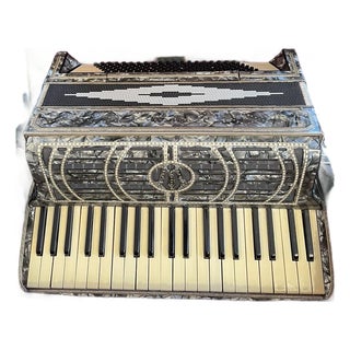 Vintage WURLITZER ACCORDION 120 Base 24 Key With Case Excellent Condition For Sale