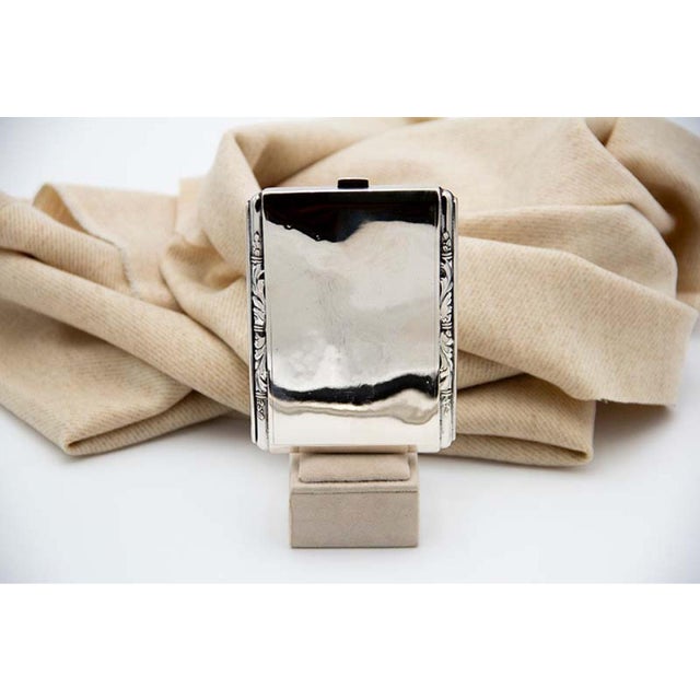 Plain Silver Cigarette Case with Raised Trim and Spring-Loaded Hinged Lid For Sale - Image 3 of 3