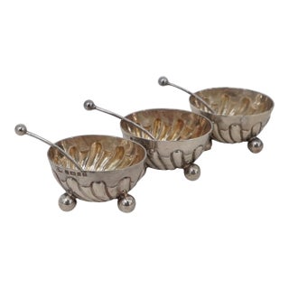 Charles Mappin Silver Plate Salt Cellars With Spoons, Sheffield 1882 (6 Pcs) For Sale