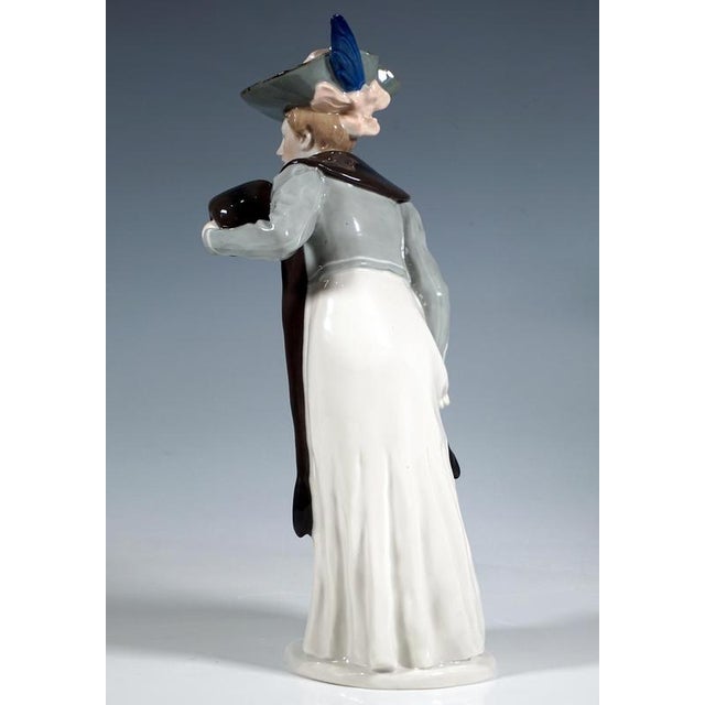 Large Art Nouveau Lady with Muff Figurine by Konrad Hentschel for Meissen, 1906 For Sale - Image 4 of 8