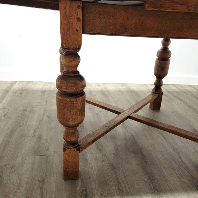 1920s Antique English Quarter-Sawn Oak Draw-Leaf Dining Table, Circa 1920 For Sale - Image 5 of 7