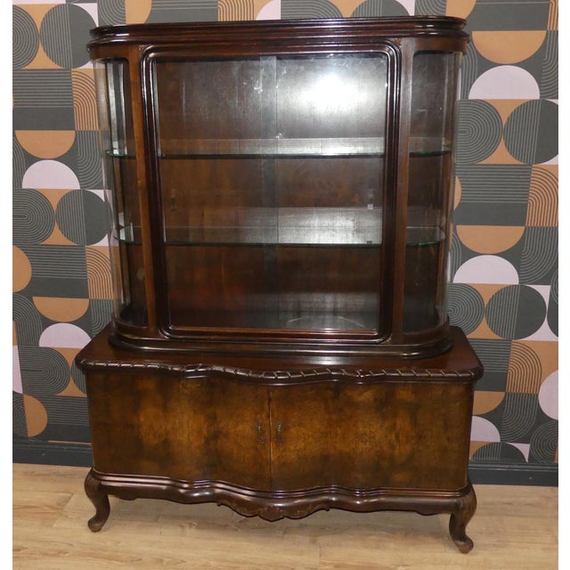 Chippendale Curved Glass Display Cabinet in Walnut Burl Wood, 1930s For Sale - Image 9 of 16