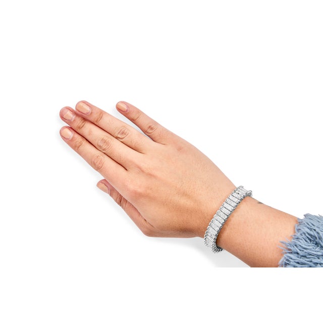 Early 21st Century 14K White Gold 5.00 Cttw Square Princess Cut White Diamond Rectangular Invisible Set Link Tennis Bracelet (H-I Color, SI2-I1 Clarity) - 7.5” Inches For Sale - Image 5 of 6