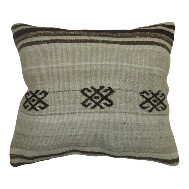 Late 20th Century Neutral Kilim Pillow - 1'5" x 1'8" For Sale