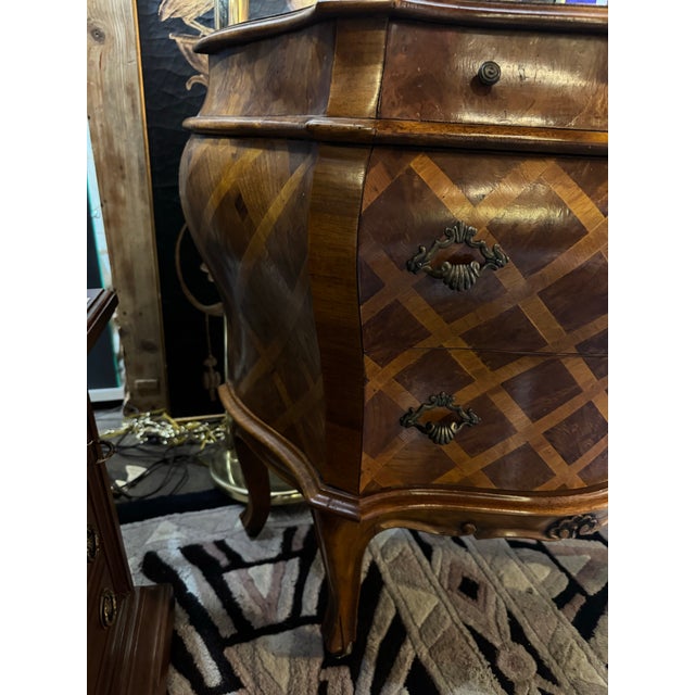 Beautiful small Bombay chest it is in good condition. Three drawers good got storage.