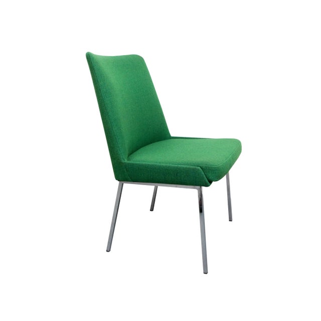 - Vibrant green chair from the 1960s - Manufactured by Mauser (with label) - Delicate base made of chromed square steel -...