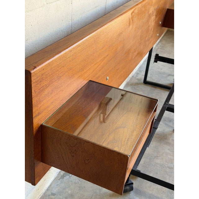 1970s Teak Queen Size Bed Frame Headboard Floating Nightstands Denmark Mid-Century Modern 1970s For Sale - Image 5 of 10