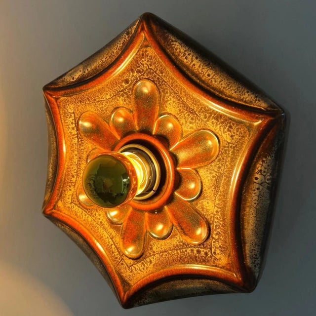 Ceramic Vintage German Gold Hex-Shaped Star Ceramic Wall Light, 1970 For Sale - Image 7 of 12