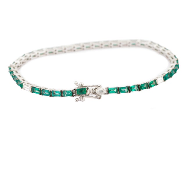 Emerald Natural emerald 3.47cts & diamond 0.63cts bracelet in 18k gold For Sale - Image 8 of 18
