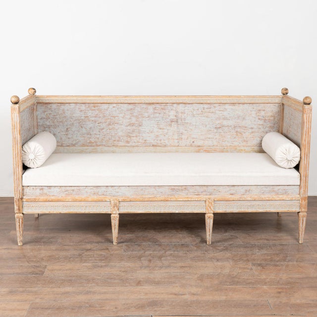 Gustavian (Swedish) Early 19th Century Swedish Gustavian Gray Painted Bench Settee For Sale - Image 3 of 13