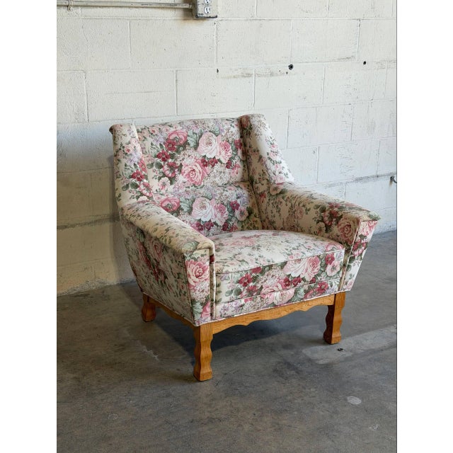 Mid-Century Modern Floral Upholstered Lounge Chair Danish Mid-Century Modern 1970s For Sale - Image 3 of 11