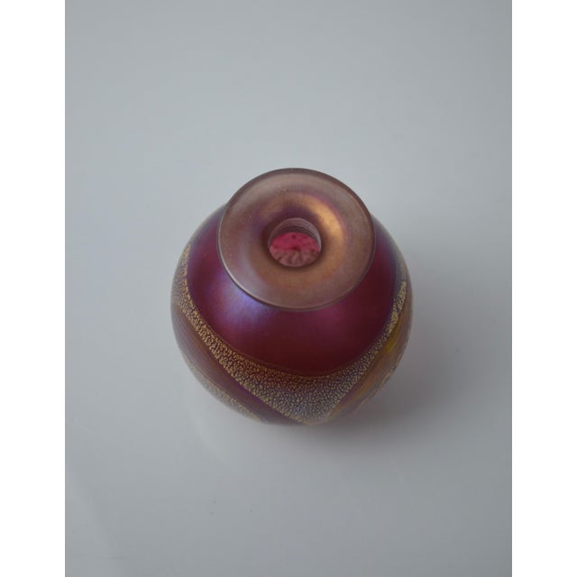 Pink and Gold Iridescent Glass Perfume Bottle from Isle of Wight, 1970s For Sale - Image 9 of 12