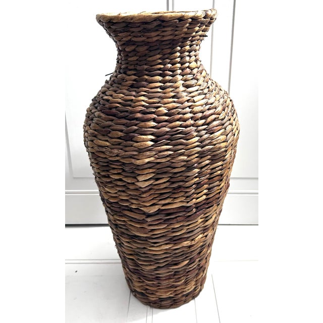 Tall 22 inches wicker basket,in very good condition Great for any room