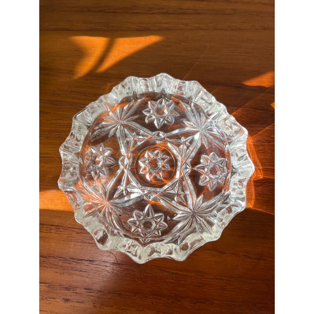 Vintage Anchor Hocking Early American Press Cut Early Starburst Crystal 4 Slot Ashtray For Sale In Sacramento - Image 6 of 7