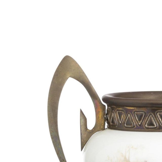 Glass and Crystal - Opaline glass centerpiece - Art Nouveau. Spain, early 20th century, in opaline glass, with a gilded...