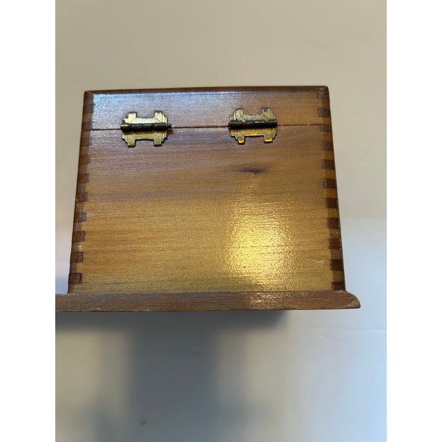 Brown Early 20th Century Charles Company - Mohawk Chief Brand - Double Cigar Box For Sale - Image 8 of 12