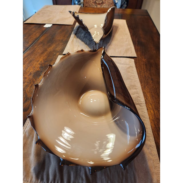 Mid 20th Century Pair of Mid 20th Century Alfredo Barbini 17" Lattino Contribute (Cased) Shell Brown & Cream Bowls For Sale - Image 5 of 9