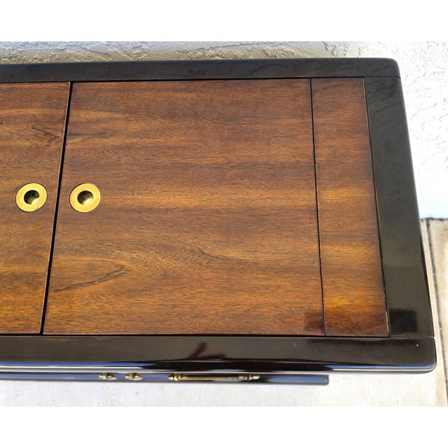Brown Vintage Bernhardt Chinese Style Rolling Dry Bar Cabinet Buffet Sideboard For Sale - Image 8 of 17