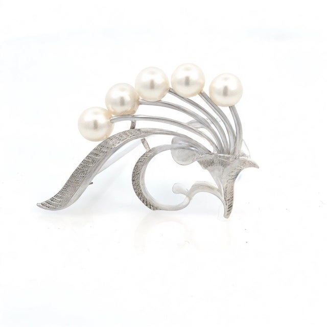 Late 20th Century Mikimoto Estate Akoya Pearl Brooch Pin Sterling Silver 5.54-5.16 MM M434 For Sale - Image 9 of 10