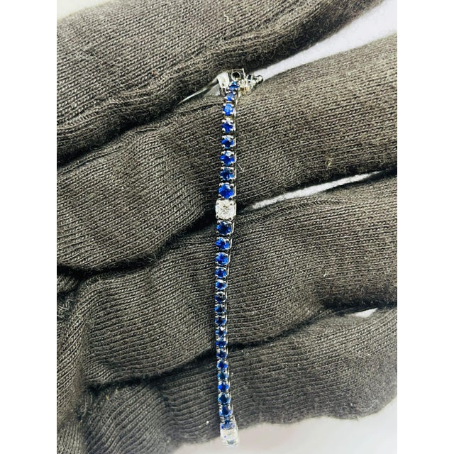 Natural 18k Gold Sapphire 2.74ct & Diamond 0.45ct Bracelet For Sale - Image 4 of 8