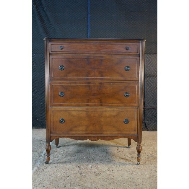 1930s Antique Sheraton Style Book Matched Walnut Four Drawer Tallboy Dresser 49" For Sale - Image 5 of 17