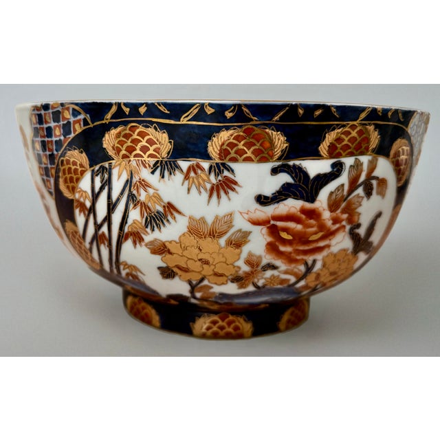 Chinoiserie Chinese Export Imari Style Footed Centerpiece Bowl For Sale - Image 3 of 12