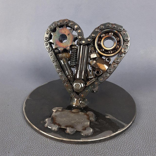 Sculpture Heart in Metal, Iron & Steel by Simon Saronni For Sale - Image 14 of 14