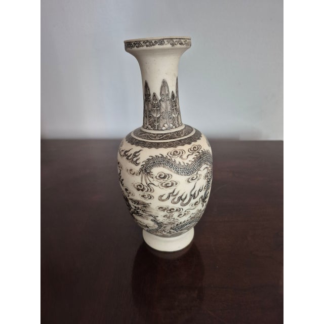 Ming Dynasty Chinese Unglazed Porcelain Vase For Sale - Image 4 of 7