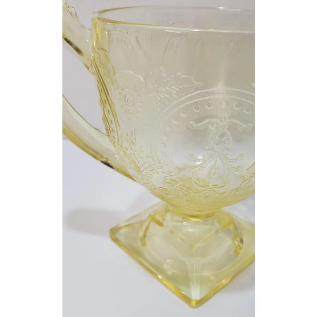 Yellow 1930s Indiana Horseshoe Yellow Footed Open Sugar For Sale - Image 8 of 12