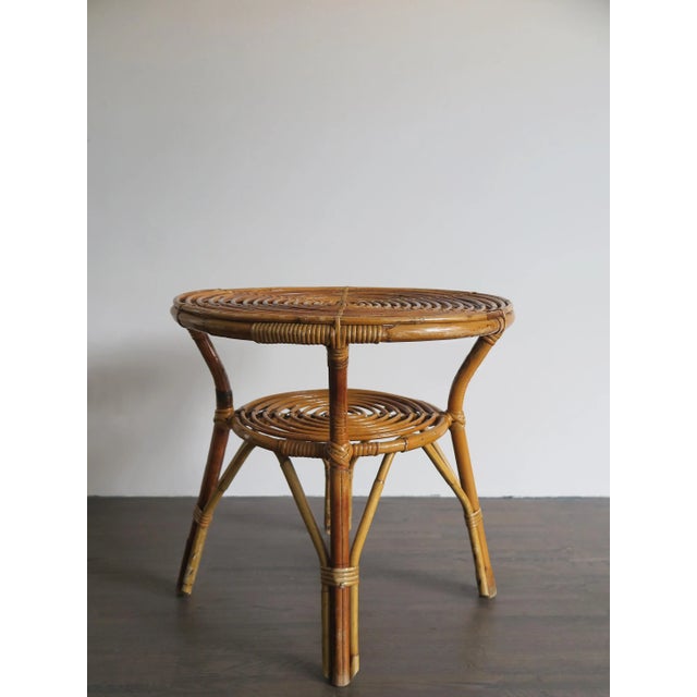 Coffee table or coffee table with cane structure Italian rattan, wicker. About 60 years. This piece is designed in the...