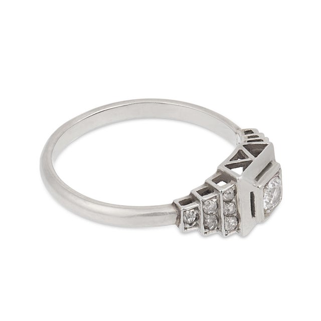 Art Deco 1930s French Art Deco Diamond 18k White Gold Ring, Size 6.5 For Sale - Image 3 of 5