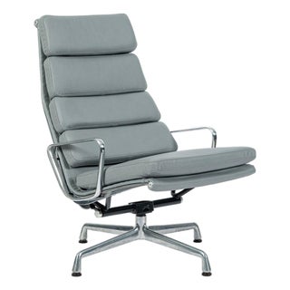 Eames Soft Pad Recliner for Herman Miller, Gray Leather Aluminum Group Lounge Chair For Sale