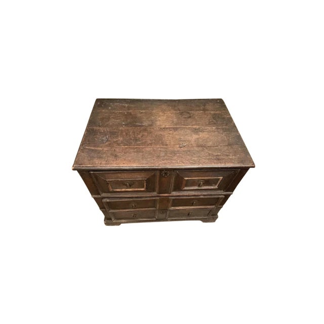 English Late 17th-Early 18th Century William & Mary Chest of Drawers For Sale - Image 3 of 13