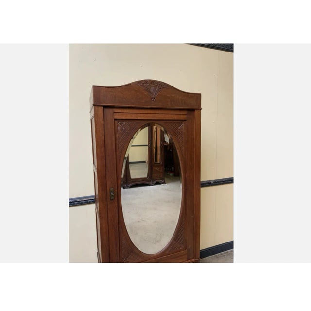 Age: circa 1910 Wood type: solid oak Condition: very good, well-maintained, fully restored original condition (minor signs...