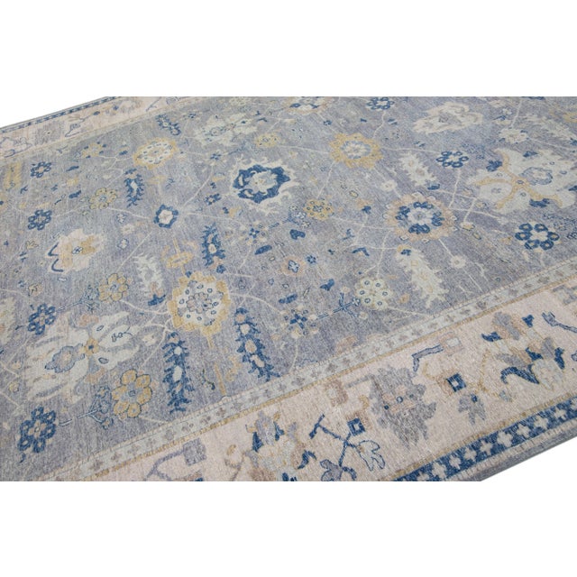 Early 21st Century Gray Modern Mahal Floral Handmade Indian Wool Rug by Apadana For Sale In New York - Image 6 of 7