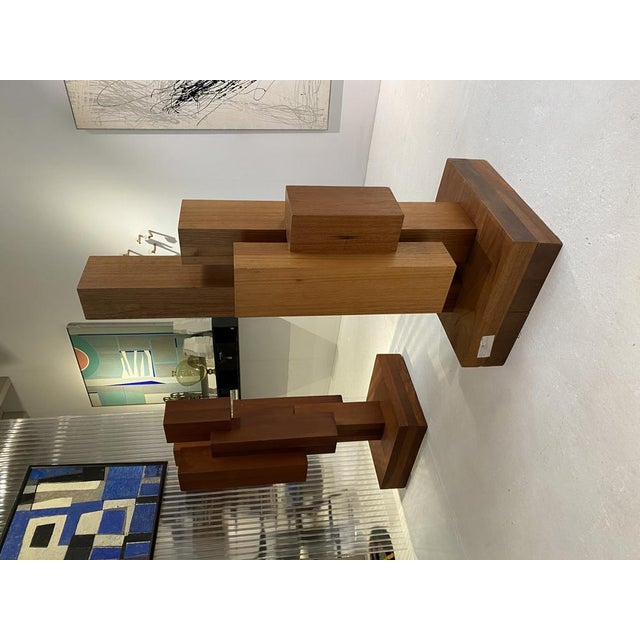 Jan Hoog’s *Flat* (1984) is a 121 x 48 x 54 cm sculpture crafted from red cedar wood, showcasing the artist’s expertise in...