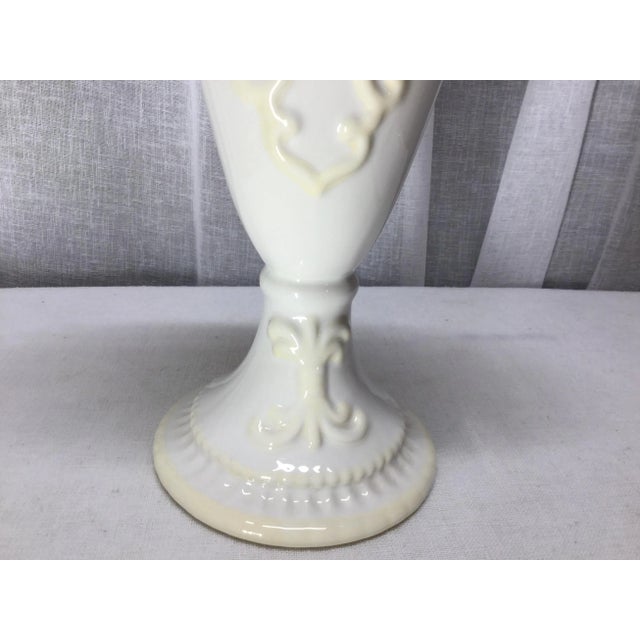 Vintage Victorian Boho Chic Two-Tone Fan White Fan Vase. For Sale - Image 6 of 7