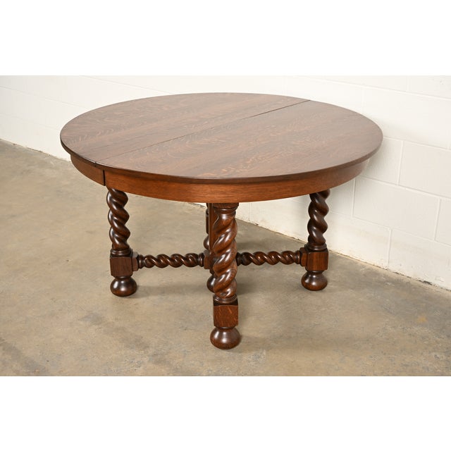 An exceptional antique Mission or Arts & Crafts extension dining table By Stickley Brothers USA, Circa 1910 Beautiful...